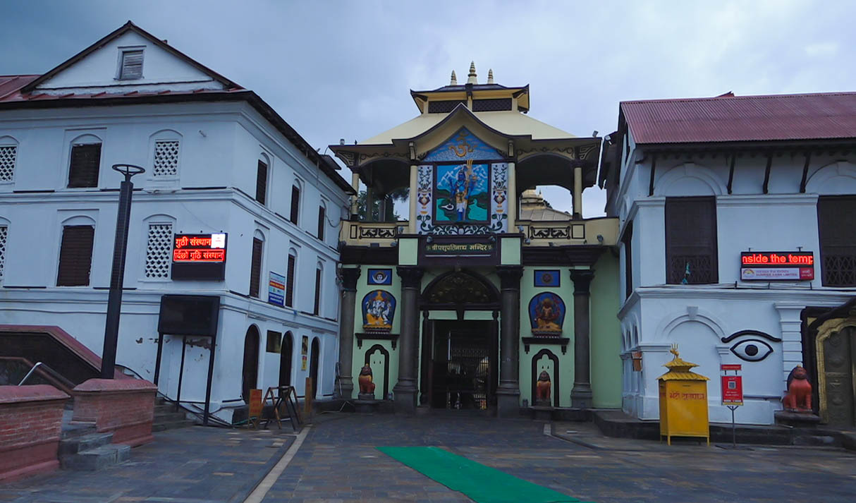 पशुपतिनाथमा जलहरी पुनर्स्थापना गरिँदै, भक्तजनलाई दर्शनको व्यवस्था 
